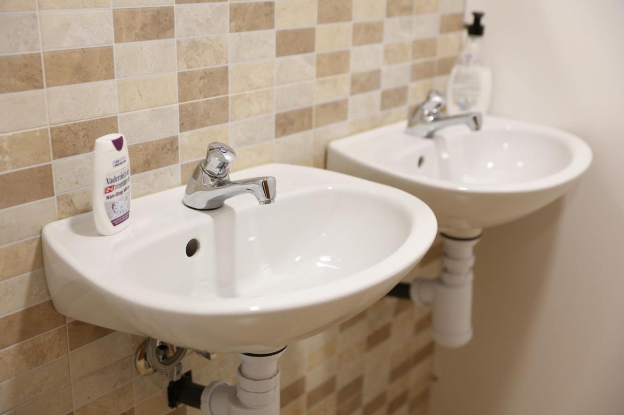Hostel Albergue El Caminante Portomarin Zewnętrze zdjęcie